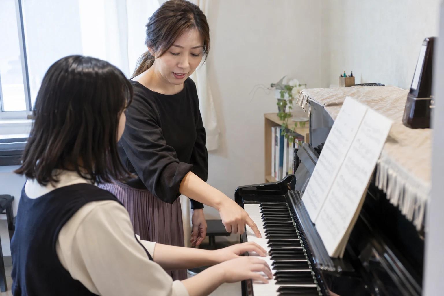 ピアノの個人レッスンのサンプル用の生成画像